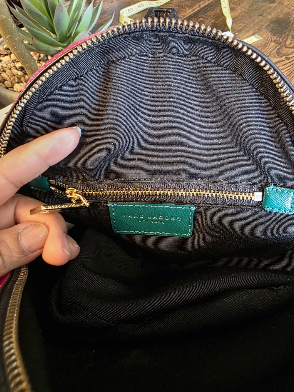 Marc Jacobs PACKSHOT BUTTONS Mini Backpack - Picture 8 of 12